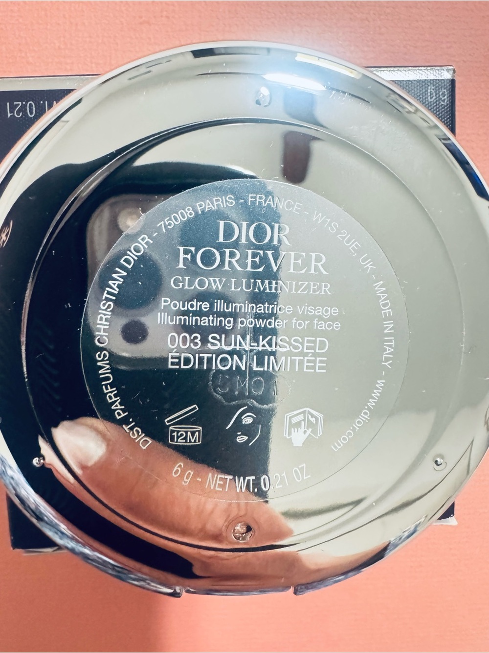 Dior white daisy Floral Compact Illuminizer with Red Ladybug Accent. Last one - Picture 5 of 9